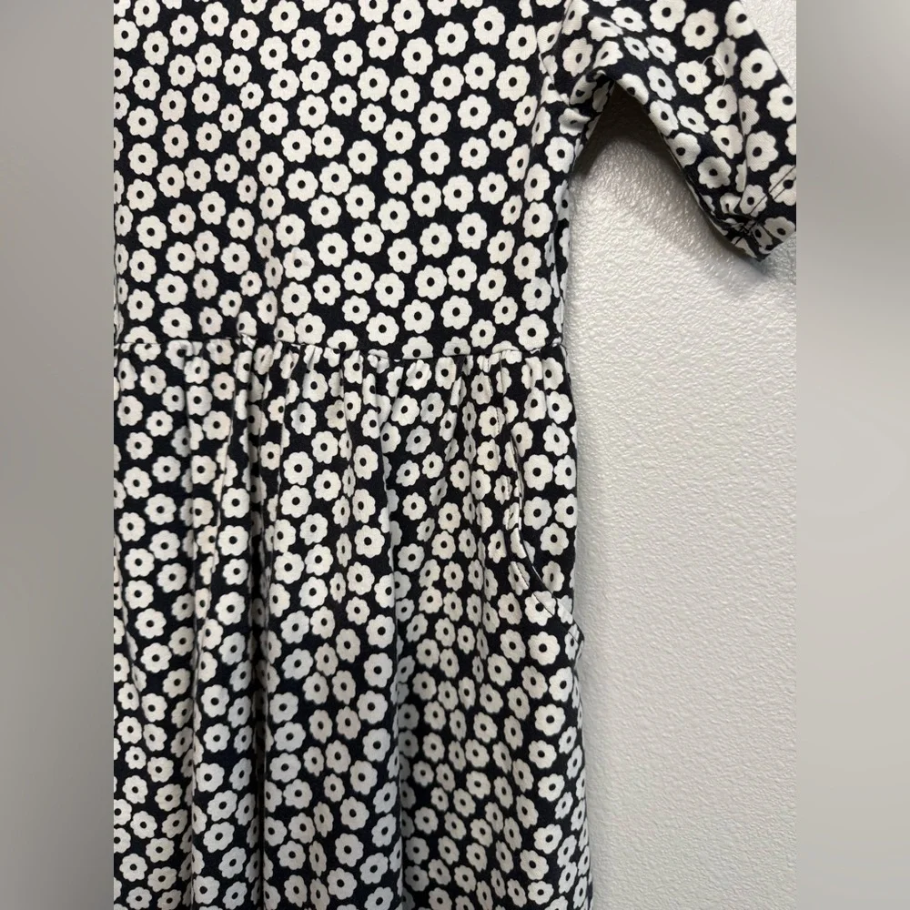 Hanna Andersson Skater dress 5 - Picture 3 of 6